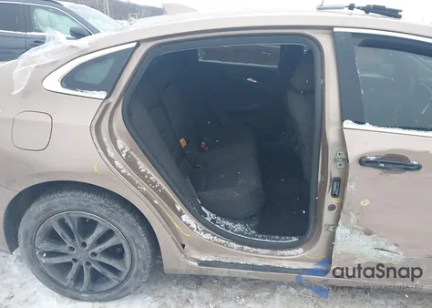 2018 Chevrolet Malibu Lt z USA, uszkodzony, nr VIN 1G1ZD5ST3JF143953